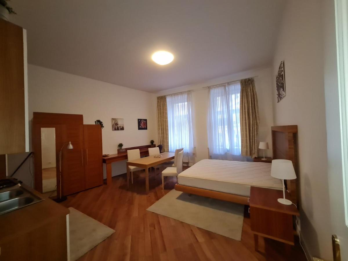 Astronomical Clock Apartments Prague Extérieur photo